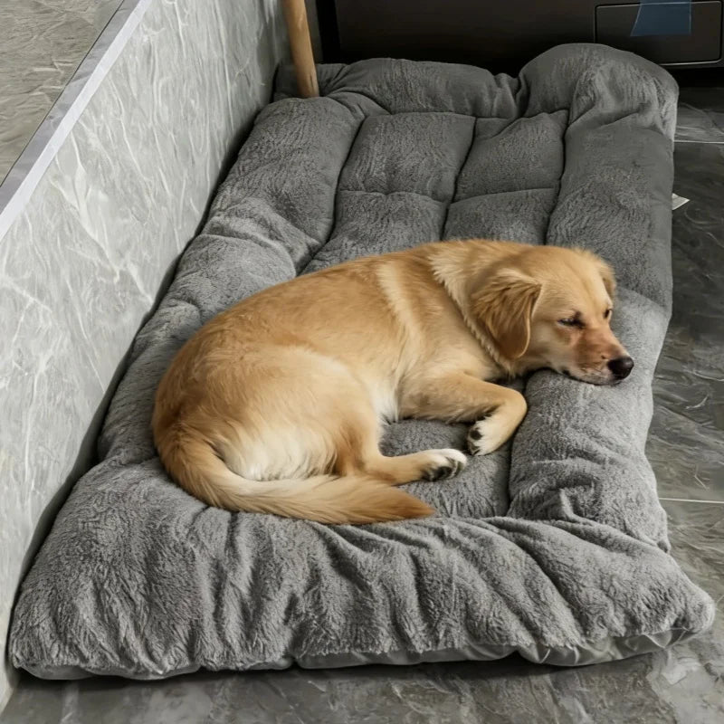 Extra-large reversible plush bed for large dogs